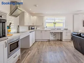 4 Bed in Newport oc-90249 - Image 5