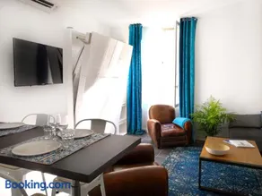 Beautifully Bright Apartment in Old Town Saint-Tropez - Image 1