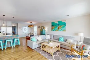 OCEAN BLISS with Private Boardwalk, Deck & A/C - Image 4