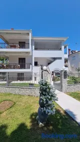Elena Apartments - Image 2