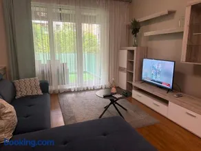 Corvin deLuxe Apartment with 2 bedrooms - Image 3