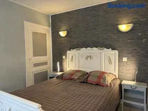 Charmant gîte près d'un château avec jardin, terrasse, parking et WiFi, à 14 km de Vichy - Image 3