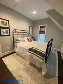 Carriage House on Historic Bentonville Square - Image 3