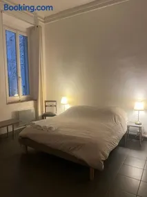 Spacieux appartement T4 avec cours privée - Image 3