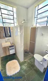 Suíte em casa histórica com vista em Gonçalves - Image 5