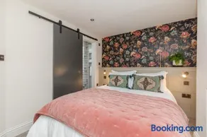 Oak Rooms, Historic Charm and Luxury in Hurstpierpoint High Street - Image 2