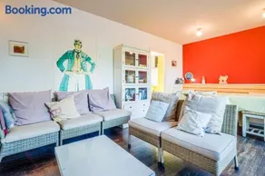 Jolie Maison avec Jardin & Terrasse - Image 3