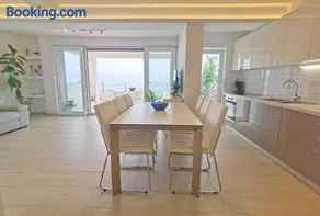 The penthouse apartment, first row by the sea, Beach house Ana - Image 4