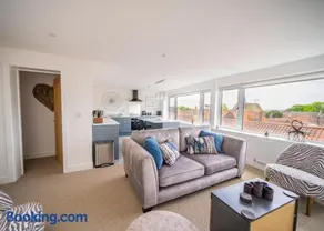 'The View' Penthouse Apartment Number Four Lees Terrace - Image 1