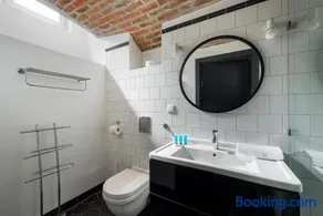 Park Praski Two-Level Apartment by BookingHost - Image 4