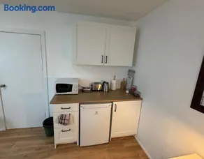 The Solo Traveler's Suite - Image 3