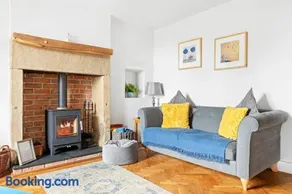 Bumblebee cottage in Crich, Peak District, Cosy retreat for two - Image 2