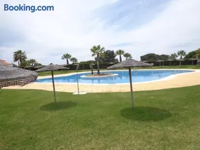 Disfruta del paraíso en primera línea de playa con Kayak y Paddle Surf - Image 1