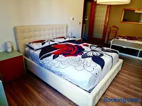 COSY FLAT IN CENTRAL TIRANO - 60 seconds walk from Bernina Express Train station - Image 2