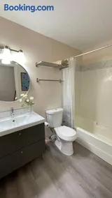 unit #303 Mountain view 1BR in Canmore DownTown - Image 2