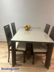 Coqueto apartamento cerca del casco Viejo con garaje gratis - Image 2