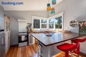 Kangaroo Cottage, Cunjurong Point Coastal Getaway - Image 4