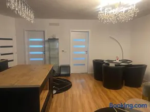 Vienna Luxury Dream Home - Image 3