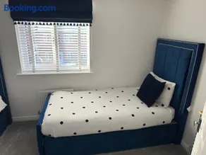 2 bedroom Modern House - Image 1
