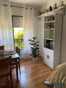 Acogedor apartamento en pleno corazón de Triana - Image 2