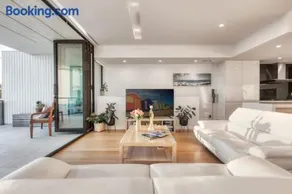 Modern Coastal Retreat in Brighton Melbourne - Image 2