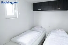 Camping de Konijnenberg Tiny House - Image 3