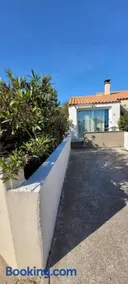 Mèze avec vue face à l'étang - Image 3