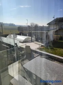 5,5 pc apartment, garden but Pool only upon request - Image 4