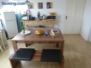 Airport Apartment - Image 4