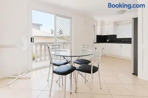 Redcliffe Villa - Image 3