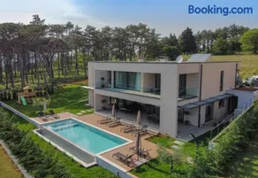 Villa Valpinia Luxury Villa in a Quiet Location with Pool, Sauna, Jacuzzi and Large Garden - Image 2