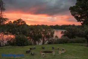 Willow Lodge Retreat - Private Boat Ramp - Image 1