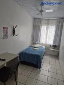 Eduardos Hotel - Image 3