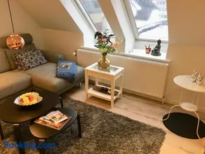 2 BR apartment on walk street - Image 4