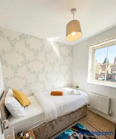 4 Bedrooms Amazing Home Derby City Centre - Sleeps 6 - Next to Rollsroyce- Alstom - Pride Park - Image 5