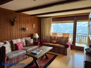 Cosy 2-bed chalet apt with pool, Verbier centre - Image 3