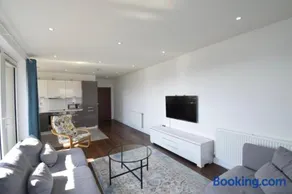Edgware Heights - Image 2