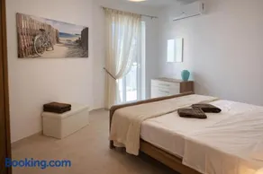 Comfortable Stylish Fully Air Conditioned - Image 2