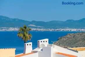 2263 Sunny holiday home with views over the bay of Palma - Image 3