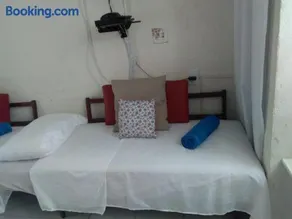 Apartamento Studio ao Lado da Praia com Wi-Fi e TV Smart - Image 5