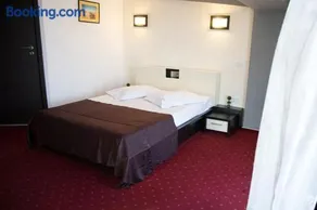 GP Hotel StarCity - Image 1