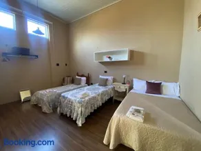 Maravilhosas Suites e Loft Casa das Flores no Centro de Assis SP-Brasil - Image 3