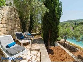 Design&Art Seafront Villa - Image 3