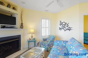 Oceanfront, 1st-Floor Condo with Deck, Ocean Views, WiFi, W/D & Shared Pool - Image 5