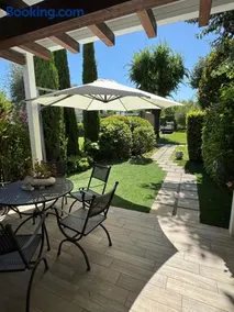 Eden Patio 26 - Image 1