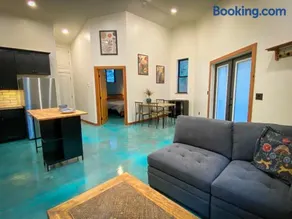 Modern home in country setting, close to town - Image 3
