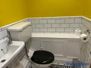 1 bed apt Sleeps 2 Oswestry Parking Garden - Image 4