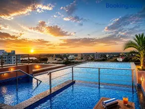 SKS Beach Hotel & Spa - Sea Beach Front - Rooftop Swimming Pool - With Complimentary Breakfast - Image 1