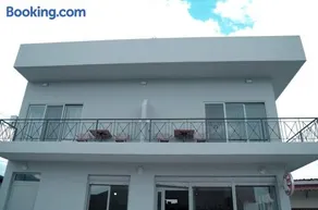 Pacani Apartments - Image 1