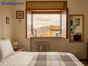 Romantico Appartamento con Vista Mozzafiato Perfetto per 2 Persone - Image 2